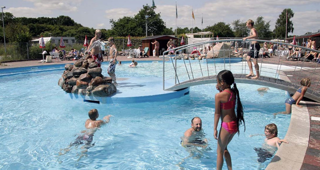 grupper treldenaes swimmingpool